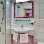 Alpenrose Тукс