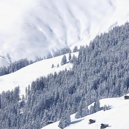 Alpenrose Tux