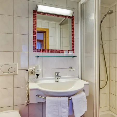 Alpenrose Lägenhet Tux